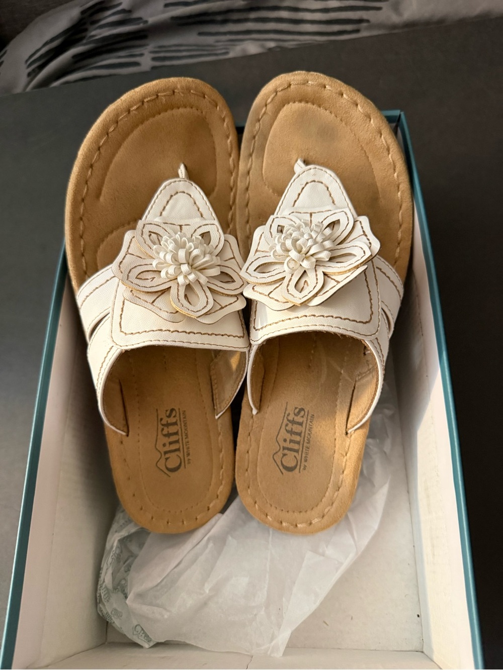 Cliffs by WHITE MOUNTAIN Cream Floral Slide Sandals